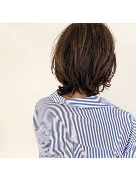 デフィー(DEFY) ハイライトの入ったショートマッシュ