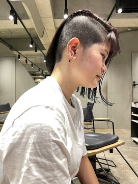 ビビト(bibito) bibito ハイトーン　パープルのツーブロックボブ