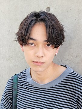 フィフス 原宿(fifth) センターパートツイストスパイラルパーマ刈り上げツーブロック