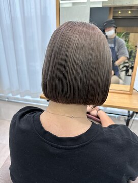 スイ(sui) グレージュワンレンボブ