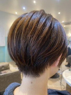 アンフィ 矢向(Anphi) 11-11 ベリーショート/大人ショート/艶カラー