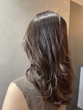 アン 武蔵小杉(un) ラベンダーグレージュロング【武蔵小杉髪質改善オージュア】