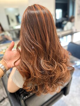 オレンジカラー/レイヤーカット/ハイライト/バレイヤージュ