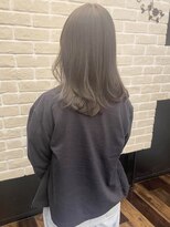 ヌーベス 宝塚小林(nubes) アッシュ系インナーカラー