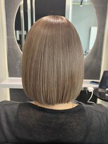 ウルスバイバレット 銀座(Urus by VALETTE)&nbsp;【ブリーチなしダブルカラー×ショート×透明感ベージュ】