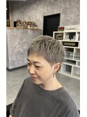 【上げもおろしもどっちもいけちゃう!短髪ハイトーン】