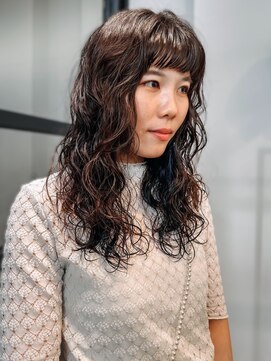 ヴヴ(Bub) オン眉 前髪カット スパイラルパーマ アッシュカラー 20代 30代