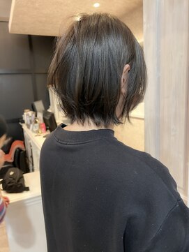 キャアリー(Caary) 福山市Caary20代30代40代 髪質改善ストレート小顔補正立体カット