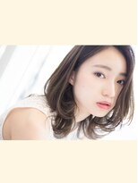 ラミューゼリゾート(la★muse resort)&nbsp;柔らかベージュカラーが似合うくびれスタイル