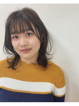 ルーツマーチン(ROOTSmartin) 外ハネ・くびれヘア