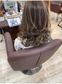 レイヤーたっぷりのハイライトカラー