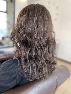 ヘアー デザイン トゥナンテ(hair design tunante) 外国人風カラー