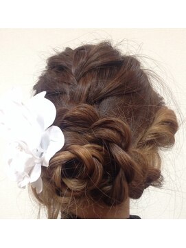 きものサロンティファニー 振袖 袴 訪問着 パーティヘア