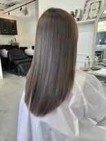 アルト(ALTO)&nbsp;大人かわいいグレージュストレートナチュラルストレート20代人気