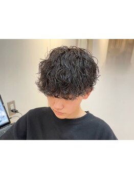 セットがしやすく、束感のあるMen'sスタイルもお任せ★[ツイストスパイラルパーマ/フェザーパーマ/眉毛]