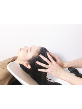 【阪急高槻市駅すぐ】日々のストレス等緊張した頭皮をオリジナルヘッドスパでほぐし心地よい体験へ導きます