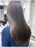 大人モテロングさら艶ストレート×くすみベージュイルミナカラー