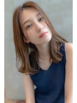 アンスリウム 吹田(Anthurium) ベージュカラーふんわりレイヤーカット20代30代おすすめヘア