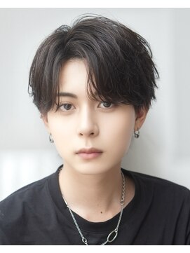 オーシャントーキョー 渋谷神南(OCEAN TOKYO) 黒髪ニュアンスパーマセンターパートツーブロック