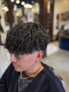 バーバー アカダマ ツイストパーマ