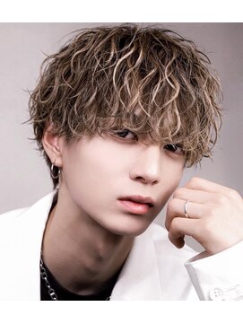 アストラ(ASTRA) MEN’S HAIR/サーフカール/刈り上げセンターパート/札幌