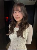柔らかミルクティーブラウンのレイヤーカット