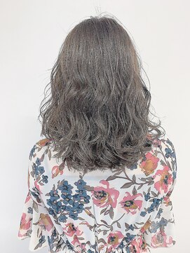 ガーランドウメダ(Garland umeda) モカベージュ×ラフミディアム