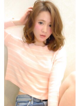 ワーフ ウエスト イタミ(wharf west itami) 【wharf west itami】切りっぱなしボブ×ゆるカール