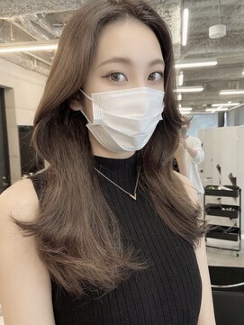 フォンズ(FONS) 小顔に見せるオルチャンヘア 流れる顔まわり シアーベージュ