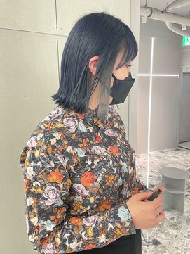 ジェム(GEM) イヤリングカラー×切りっぱなしボブ