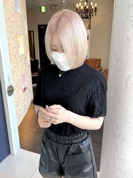 オプス 大名店(Ops) ホワイトミルク×ハイトーンカラー×ボブ×シンプルストレート