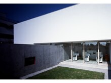 シーズヘア seedshair.の雰囲気（時計の代わりに陽の入り方で時間の移ろいを。）