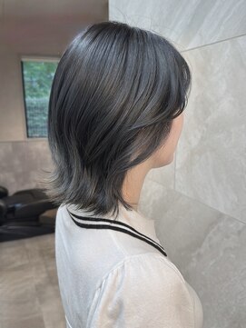 ドゥマン(Demain) 小顔ミディ透明感スカイブルーグレージュ