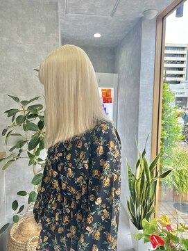 リベル 西中島(Libelle) 艶ブロンド