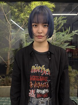 エルメ クラマエ(Elme) ネイビーブルー×レイヤーボブ◎