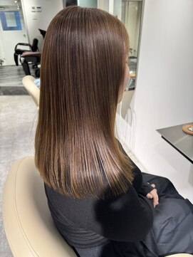 レヴリー(reverie) 髪質改善レイヤーカットヘッドスパアンブレラカラー艶髪30代