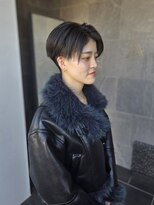 メゾン アヴァロ(Maison Avallo) 前下がりハンサムショート