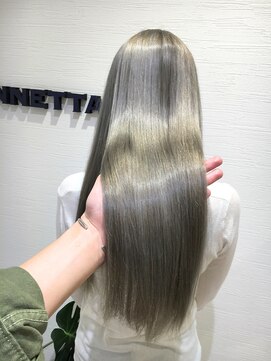 ケンジ 平塚 アネッタ(KENJE annetta) ヘアスタイルが変わると毎日が変わる~プラチナブロンド~