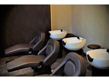 ヘアーメイクアオ(Hair make AO)の雰囲気（落ち着いた雰囲気とリラックスできるフルフラットタイプ）