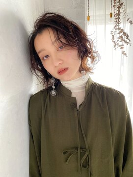 ベルビアンカ(Belle BIANCA) Belle BIANCA センターパート小顔ヘア　ヌーディーカラーby.亀山