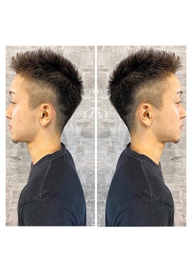 サロン クィ ベルジョーネ(SALON QUI BELLGIONE) ２ブロック×王道モヒカン