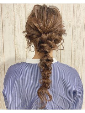 ヘアールーム プリズム(Hair room Prism) ウィッグアレンジ編み下ろし