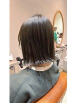 クルニエ(crenier)&nbsp;外はねボブ/暗めオリーブ