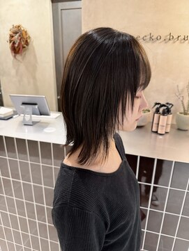 ジェコ ブラン(gecko. brun) 伸ばし中にオススメ/外ハネレイヤー/透明感カラー/ウルフカット