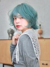 ユーラボラトリー(U LABORATORY) ターコイズカラーが目を引くエアリーボブ