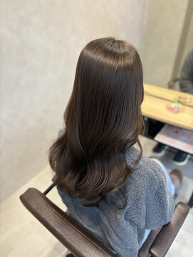 フィエルウメダ(Fier umeda) 初カラーのワンカラーオリーブベージュ
