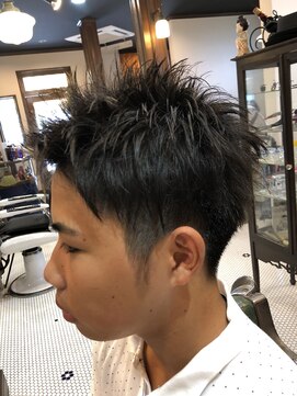 バーバー アカダマ ツーブロックショート