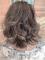 ヘアー ジップ(hair Zip) 動きが出るハイライト＆流行りのベージュアッシュ【早稲田新宿】