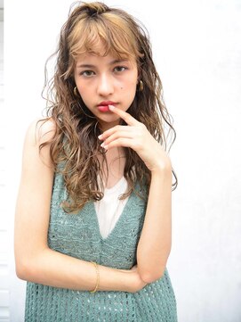 カンナ(Canna) くびれ/イメチェン前髪/デザインカラー/ブリーチ/髪質改善/20代