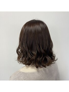 リジー(Litzy) フォギーベージュカラー【三國麗奈】